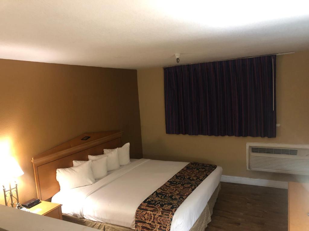 Room image 1