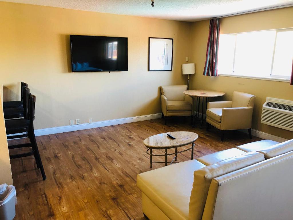 Room image 3